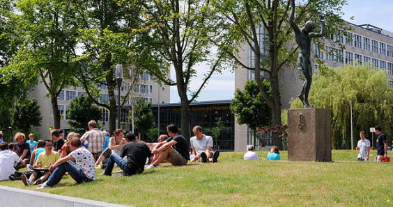 delft university students Przemyslaw Pawelczak