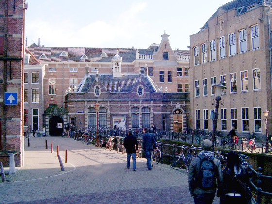 University lecturer quits over 'irresponsible' Covid rules for returning  students - DutchNews.nl