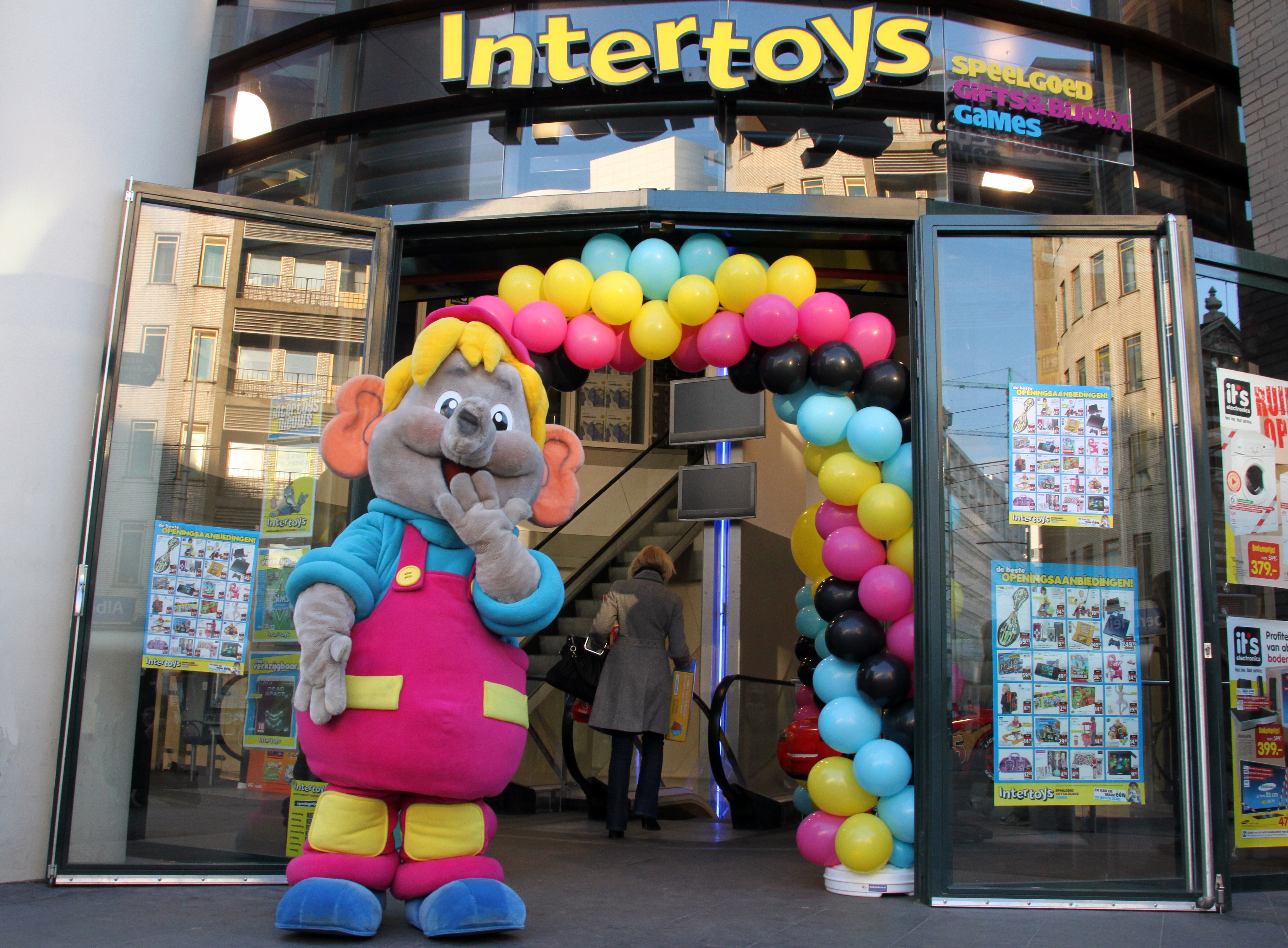 Frustratie Oh jee spek Intertoys back in the hands of its Dutch owner, as Green Swan sells -  DutchNews.nl