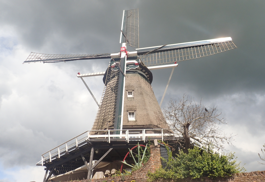 Dinsdag wordt Nederland geteisterd door stormachtig weer