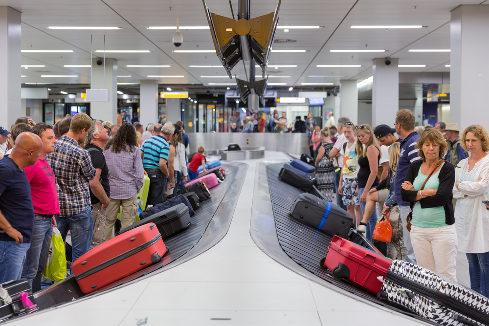 Schiphol airport sales lost luggage