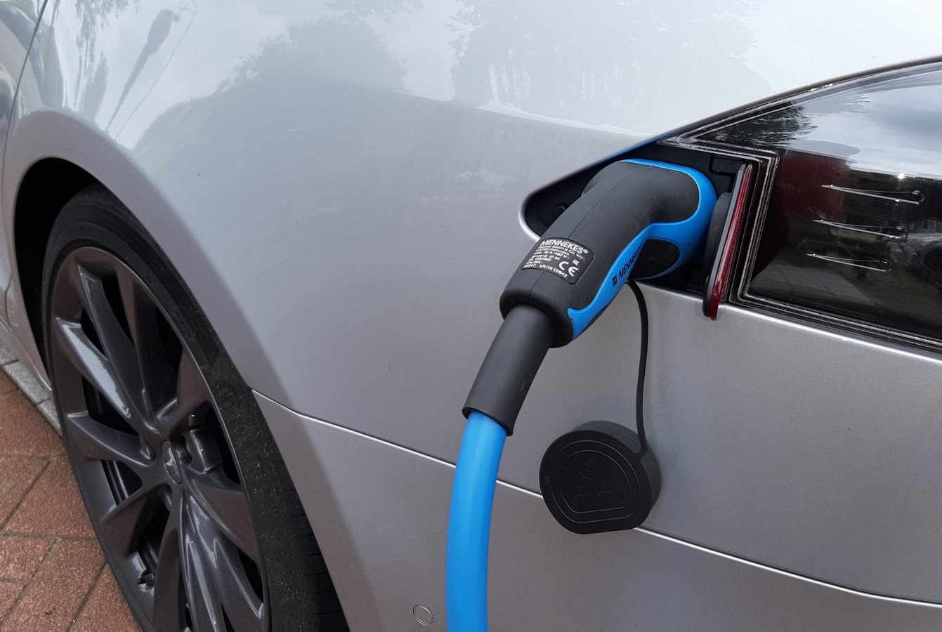 Electric cars no longer cheaper to run, drivers switching off