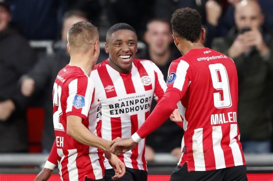 Donyell Malen celebrates with Steven Bergwijn and Michal Sadilek