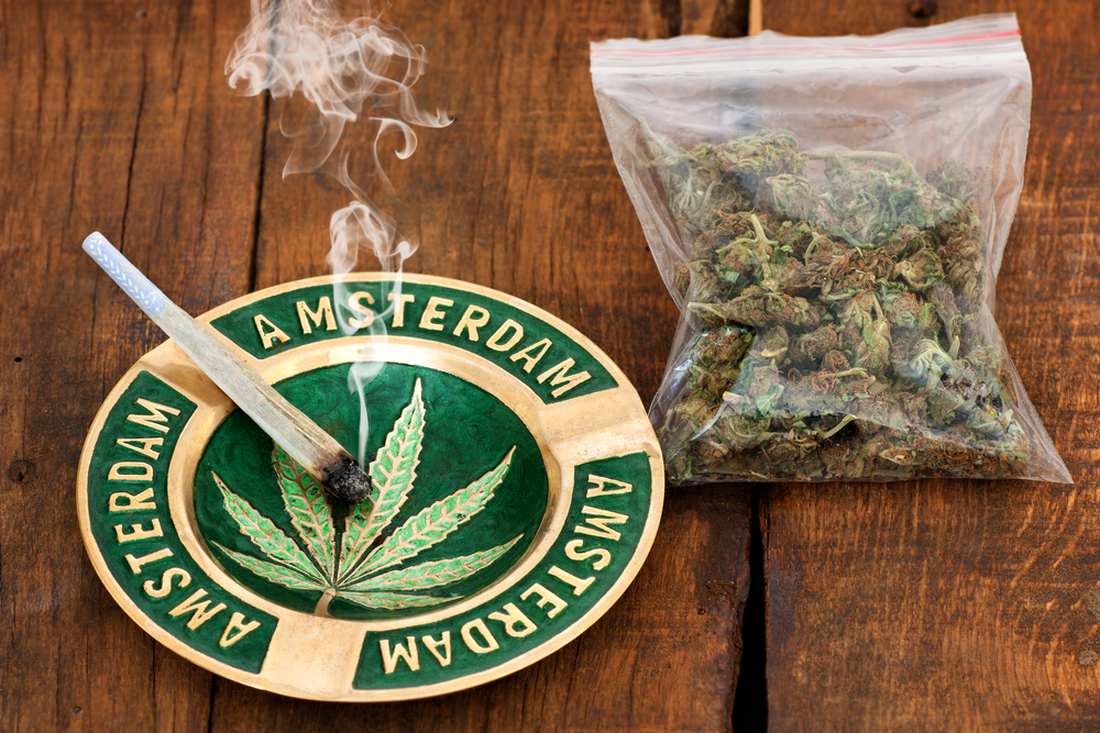 Amsterdam To Crack Down On Weed Tourism And Coffeeshops Dutchnews Nl