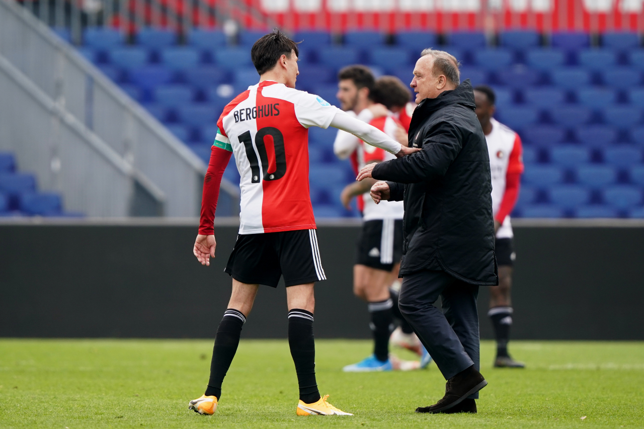 Steven Berghuis moves from Feyenoord to Ajax for €4 ...