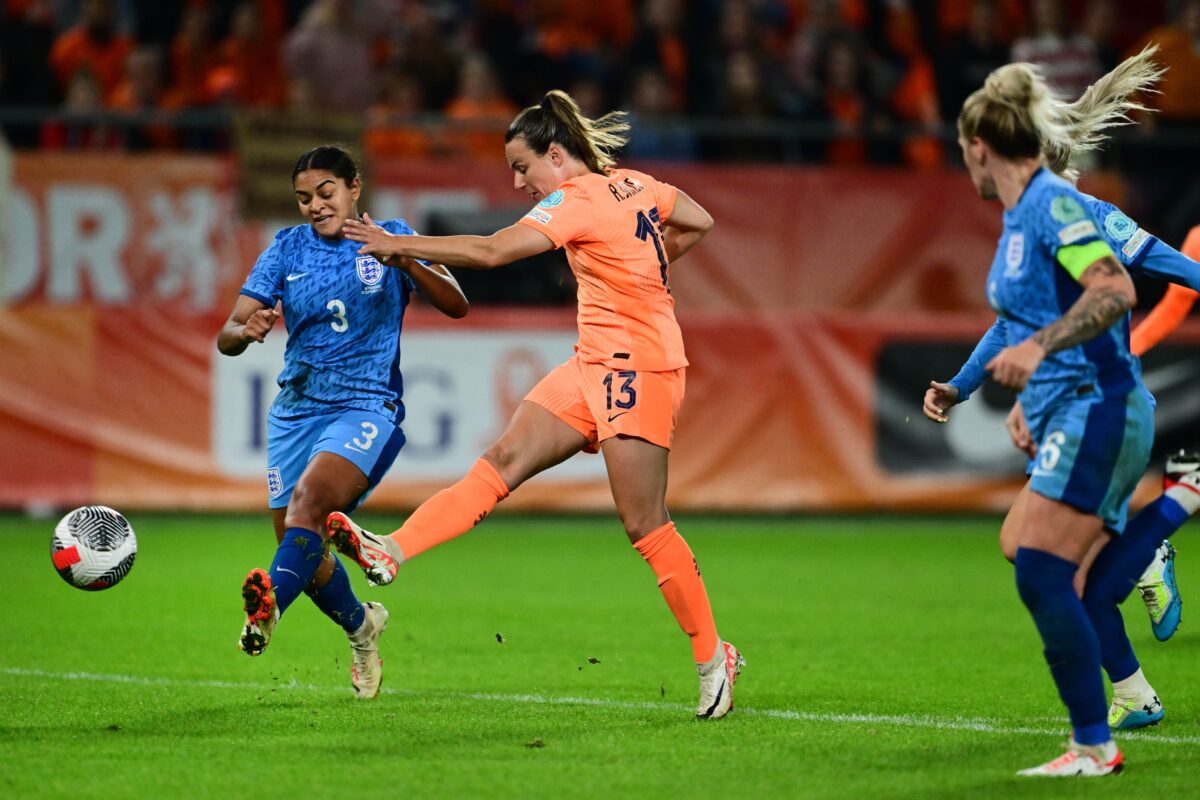 Dramatic late win keeps Oranje on course in Nations League