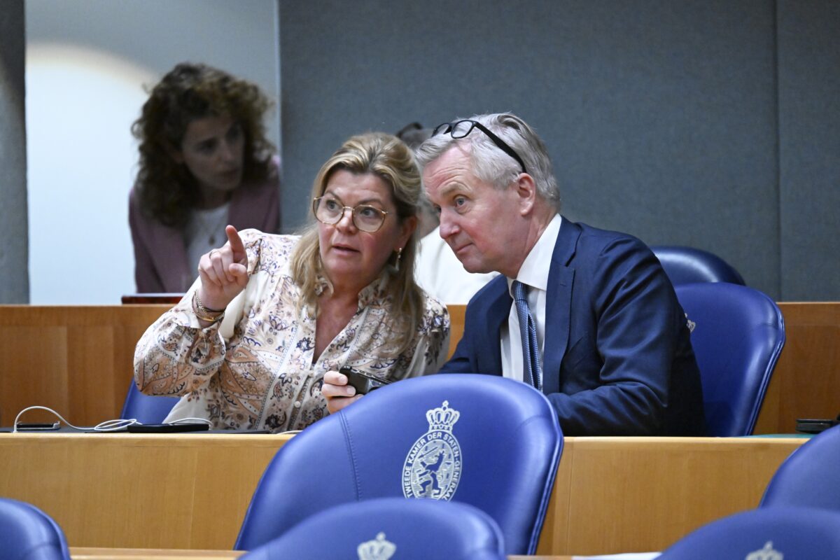 VVD ministers Van der Wal and Van der Burg to stay on as MPs