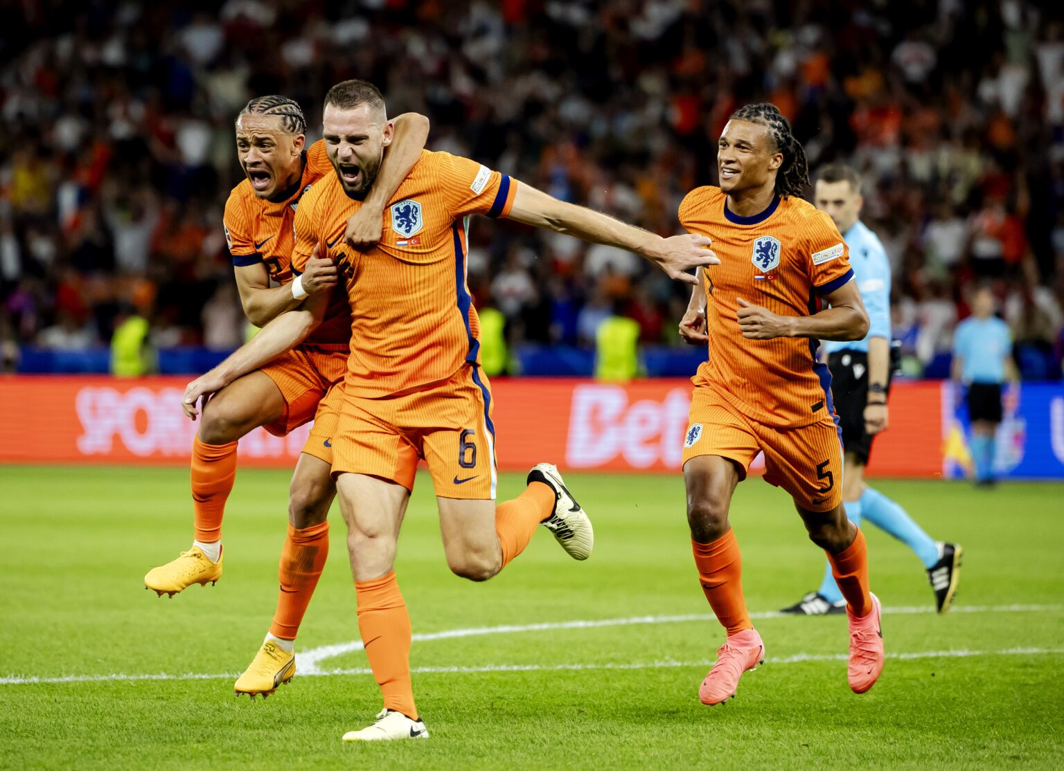 Netherlands 2-1 Turkey: Dutch survive onslaught to reach semis ...