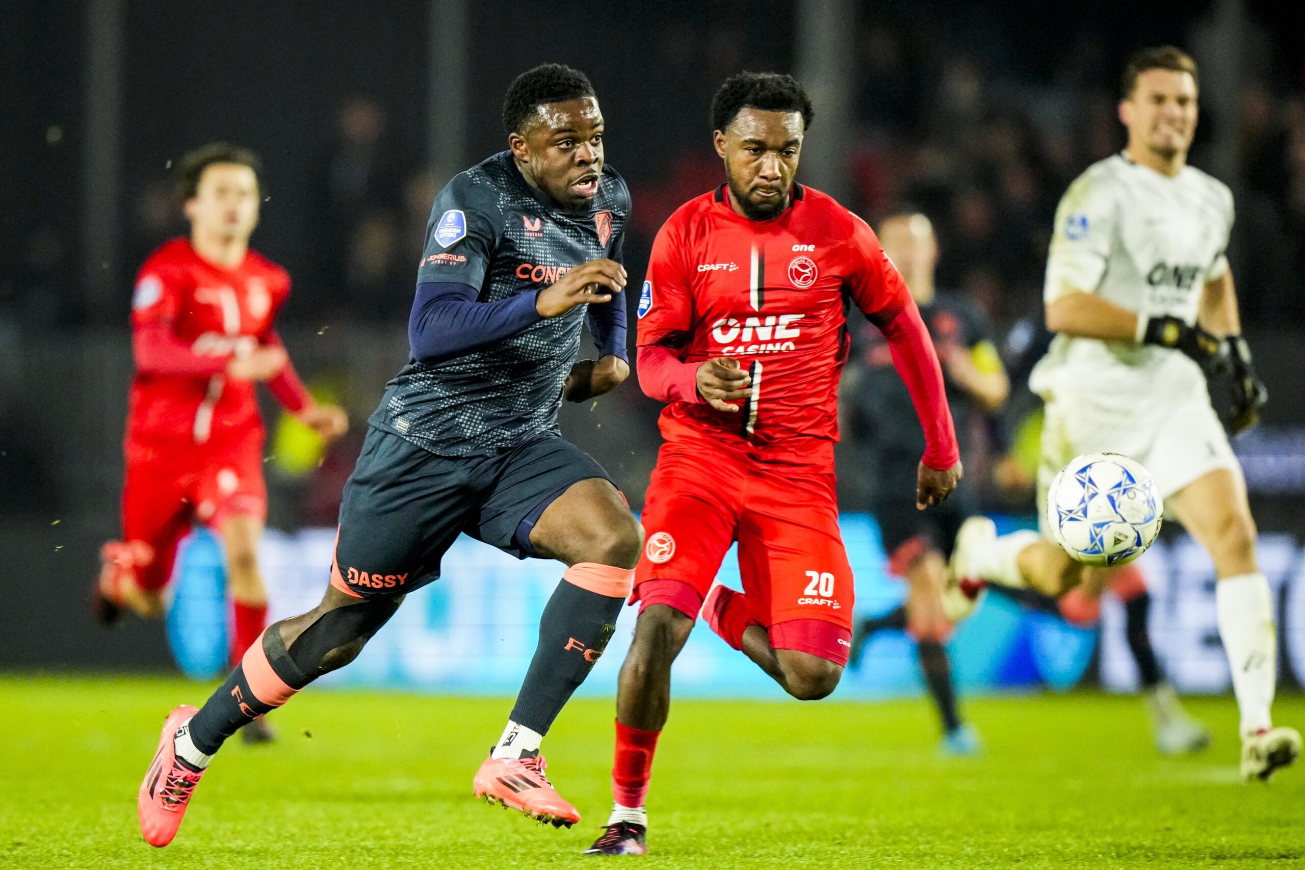 Utrecht move above Ajax, PSV hit Twente for six to extend lead