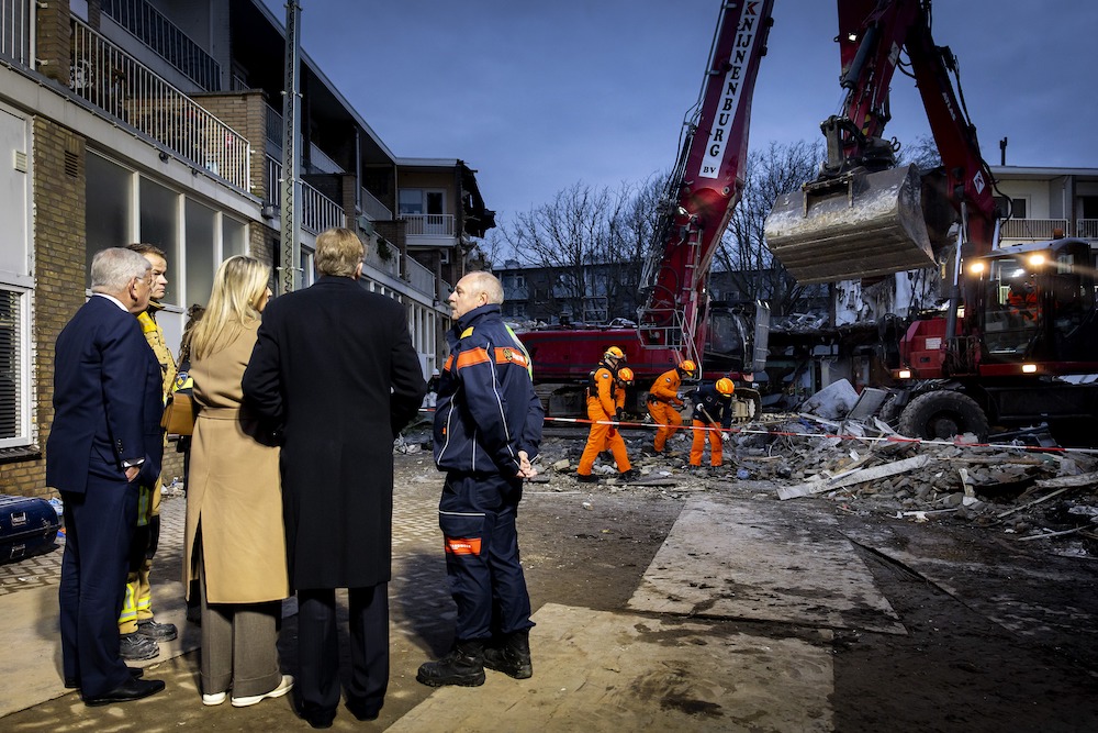 Sixth body found at The Hague blast site, king and queen visit