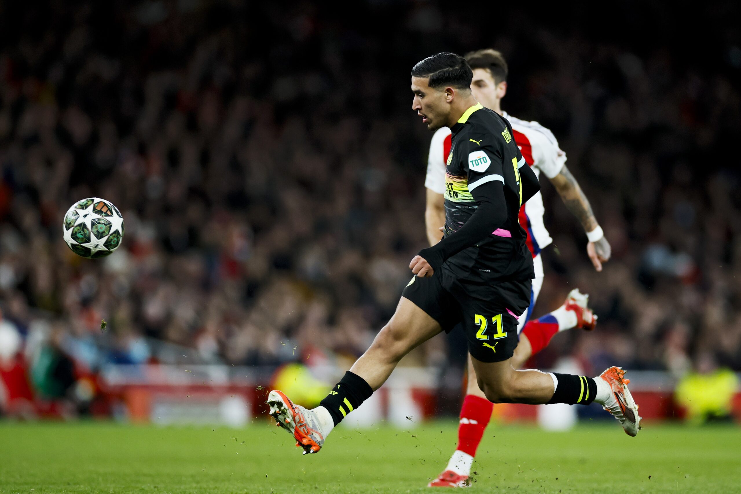 Arsenal 2-2 PSV: Driouech moment of magic restores PSV's honour