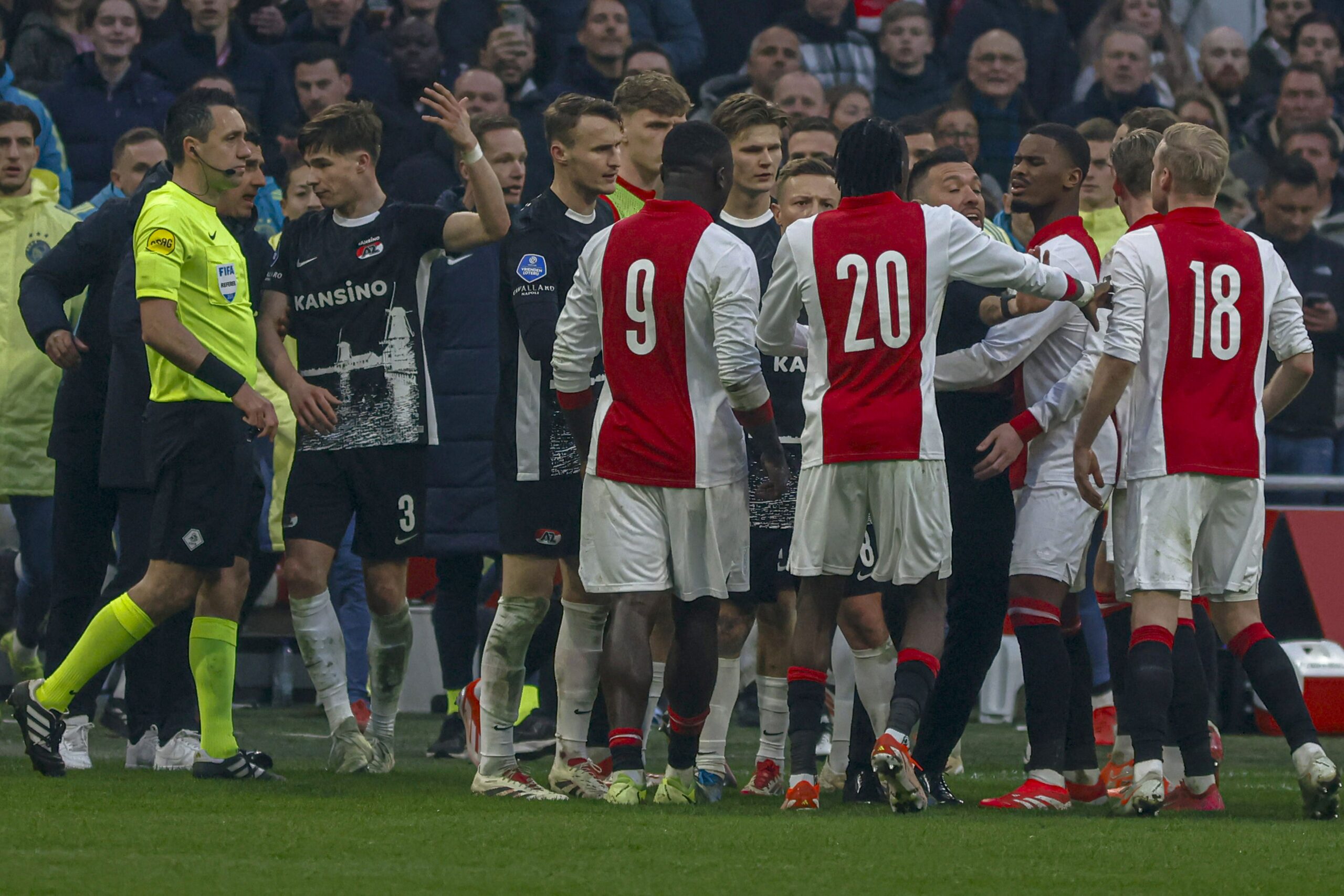 Ajax lead cut to six points as refereeing blunder costs AZ dear